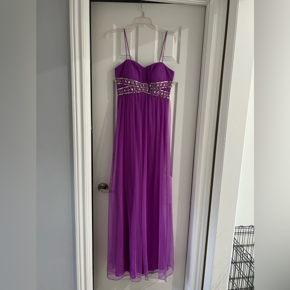 Laura formal dress; purple fuchsia colour; size 3 - never worn nwt
